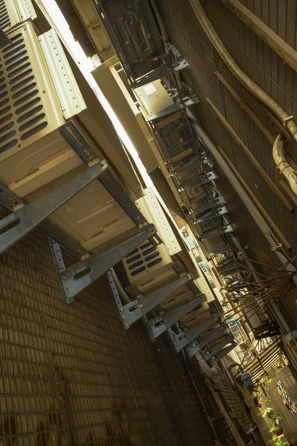 2025-02-11T16:00:00.000Z