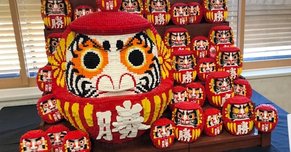 勝尾寺「だるま棚」