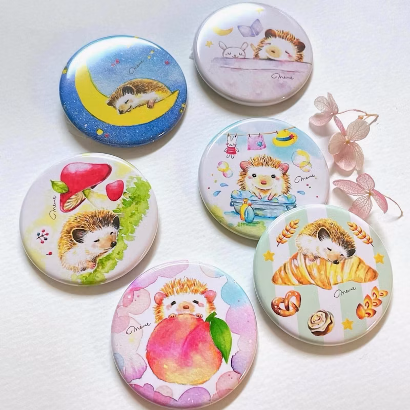 ハリネズミの水彩画を使った缶バッジ