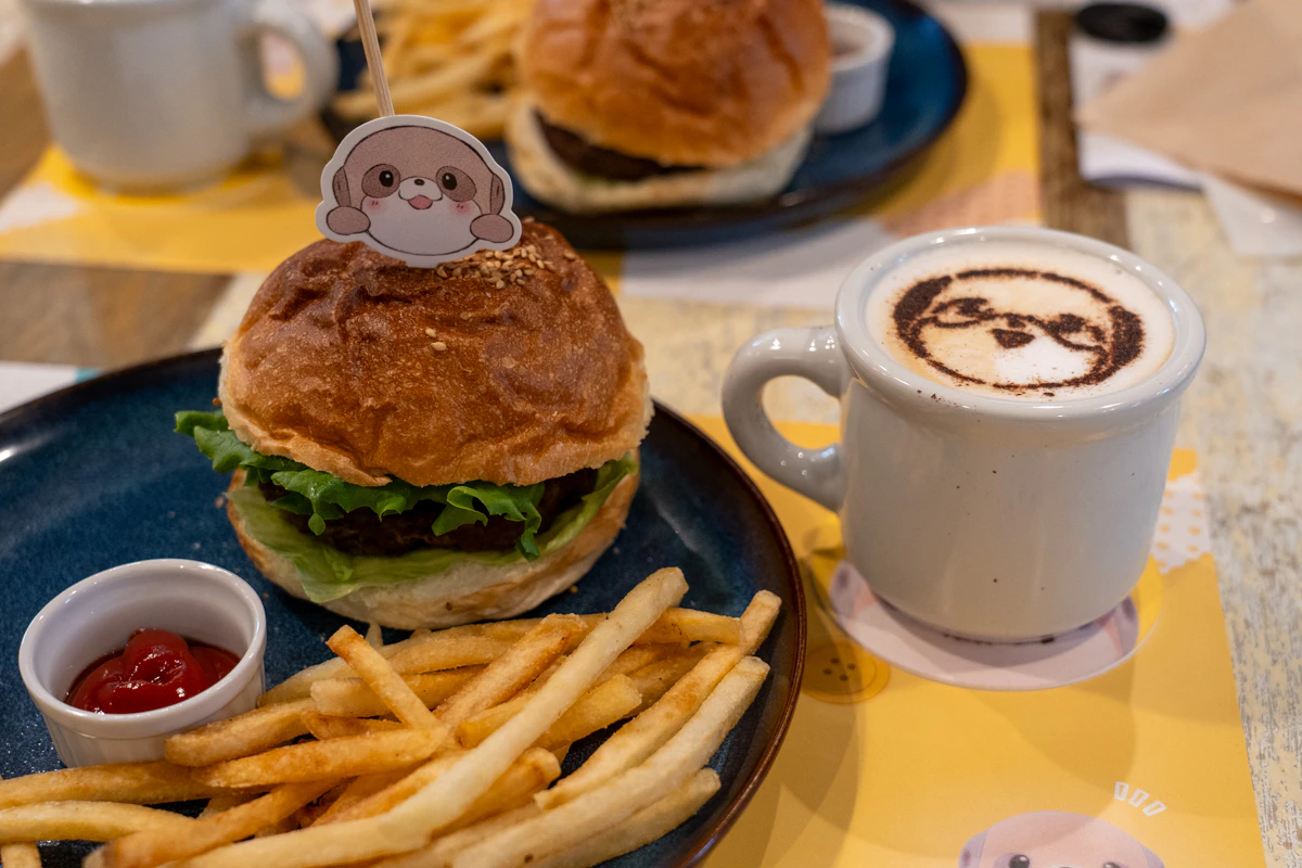 かわいいコラボカフェメニュー!