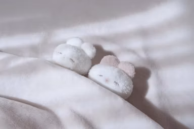 REMMEが贈る「うさぎのねむちゃん」初の絵本|限定ぬいぐるみ付きで予約開始のサムネイル画像