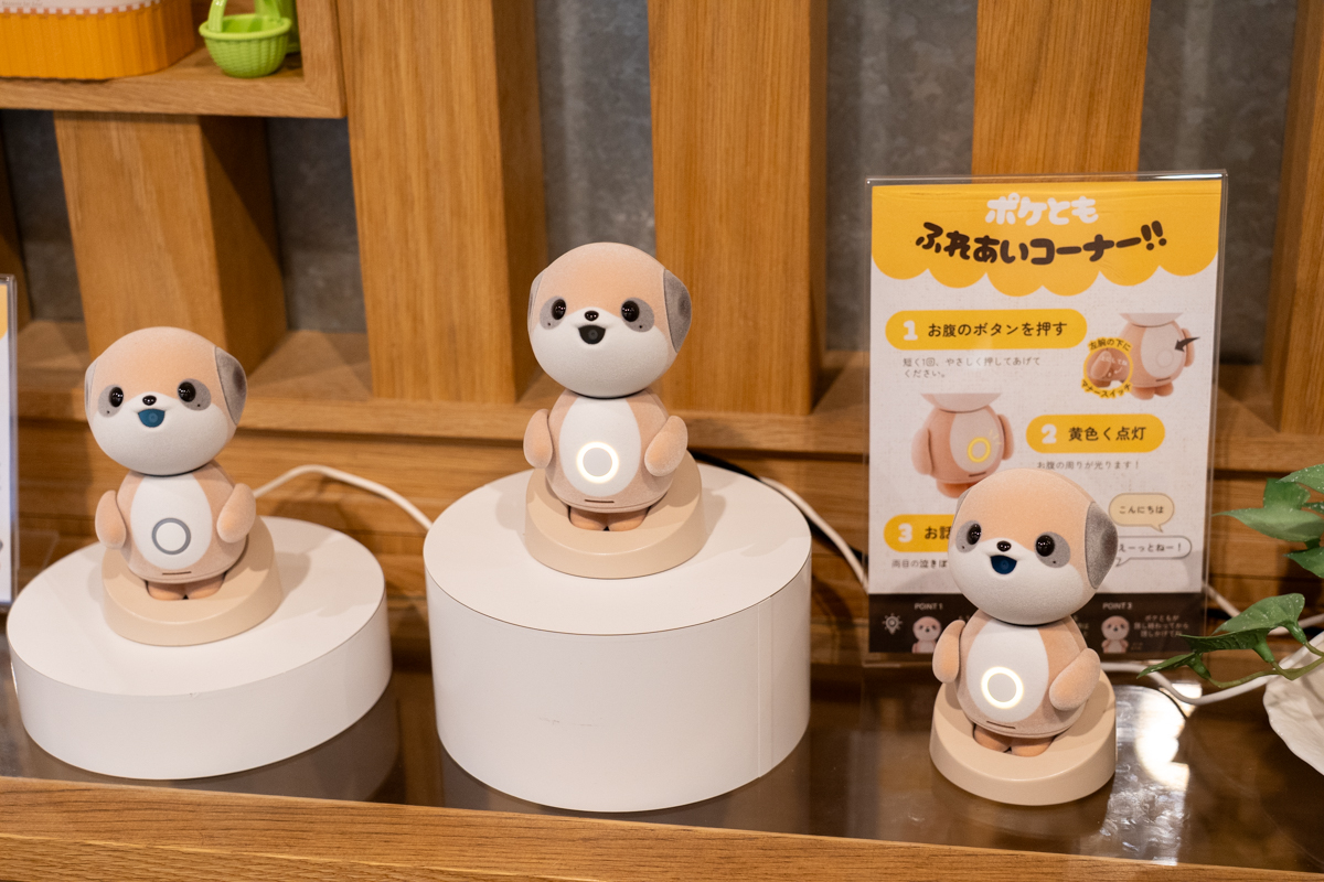 SHARPの新しい相棒「ポケとも」に会ってきた。原宿『ポケともカフェ