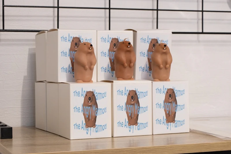 海外の作家によるマーモットキャンドルも