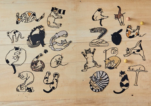 『花と動物の切り絵アルファベット』から Ⓒ朝日新聞出版