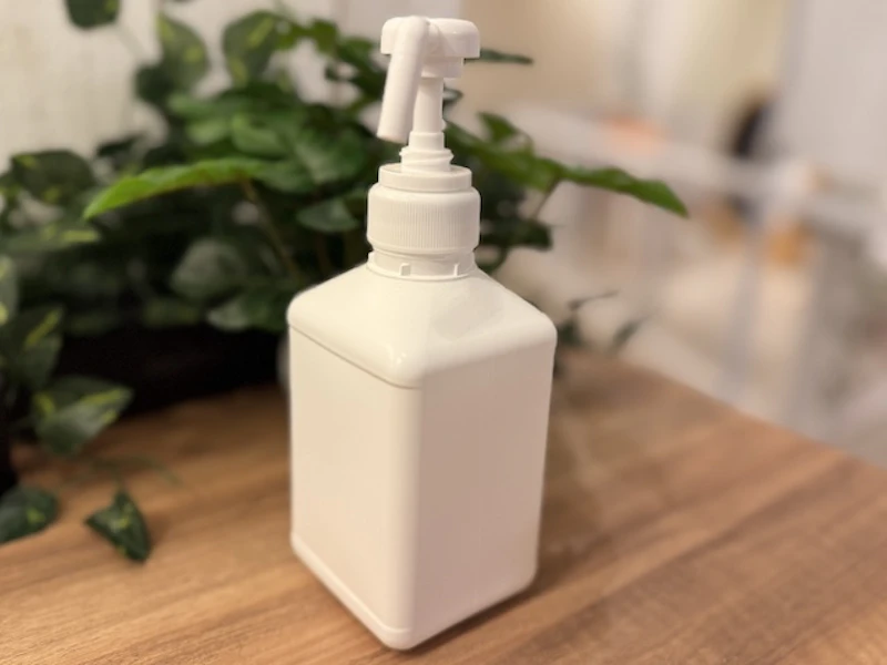 必ず手指消毒をします