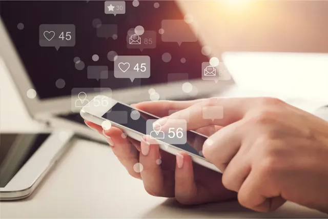 まずは気になるAI美少女と会話してみよう!