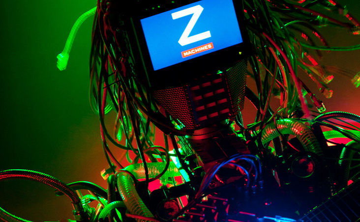 ソーシャル・パーティー・ロボットバンド「Z-MACHINES」