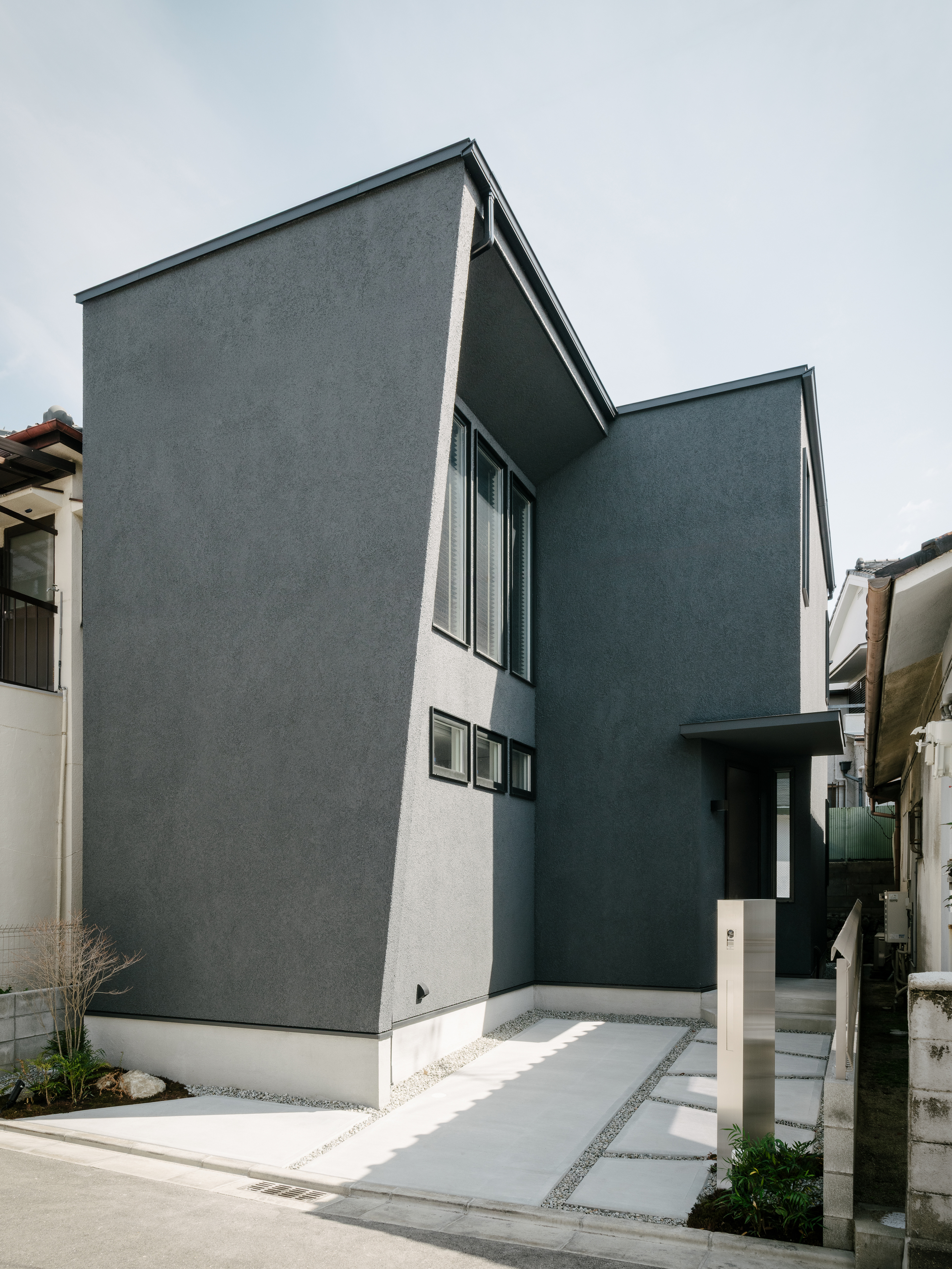 【すごい外観】スタイリッシュな外観の、2階リビングの家 ~一宮市工務店で建てる注文住宅~