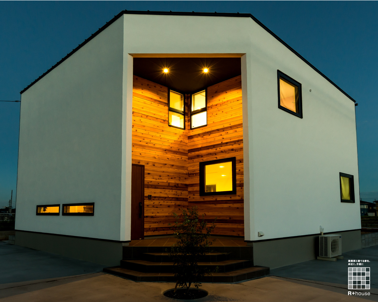 【夜の外観】照明が映える、おしゃれな外観の家～岐阜県大垣市で注文住宅を建てるなら～