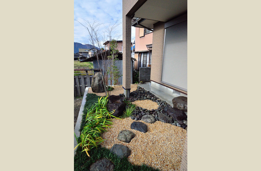 揖斐・前島の庭