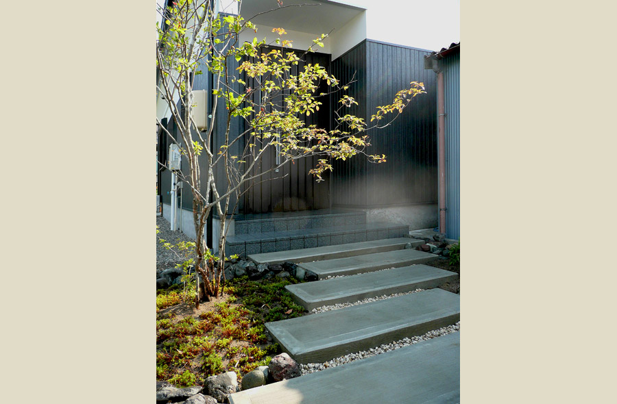 岐阜・六条片田の庭