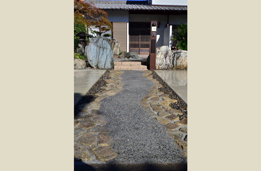 各務原・那加信長町の庭