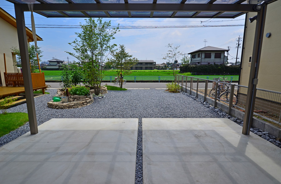 瑞穂・穂積の庭