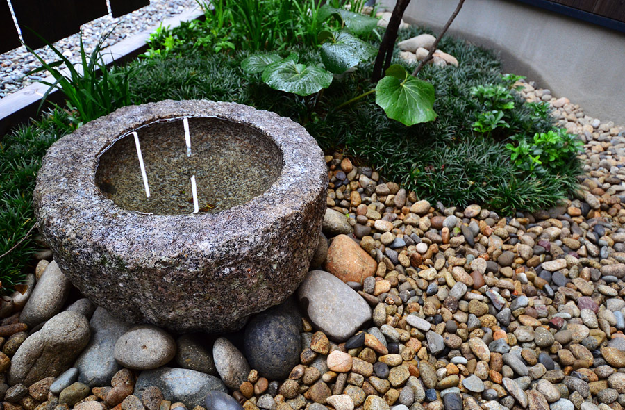 大垣・三津屋の庭