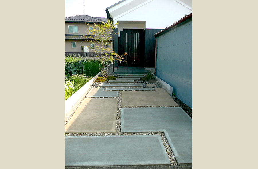 岐阜・六条片田の庭