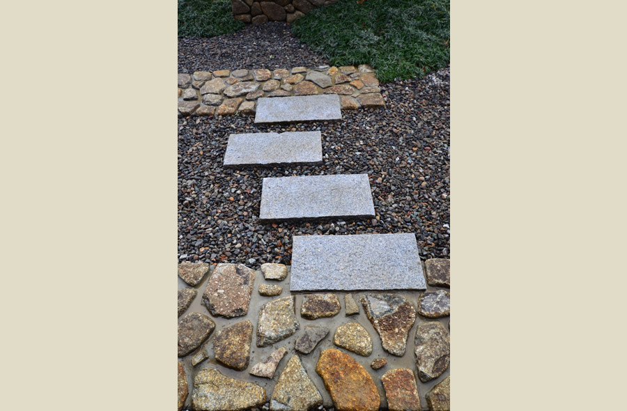 輪之内・四郷の庭