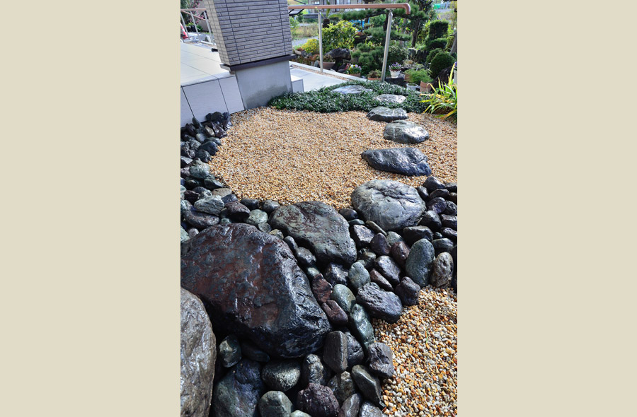 揖斐・前島の庭