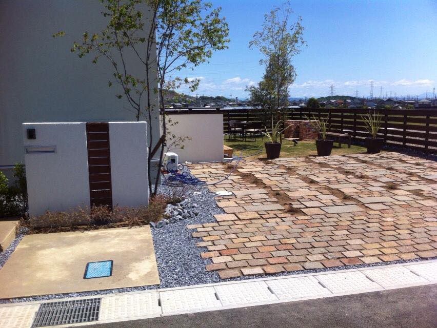 【庭づくり完全ガイド】設計からDIY・業者依頼、デザイン事例、手入れまで専門家が徹底解説