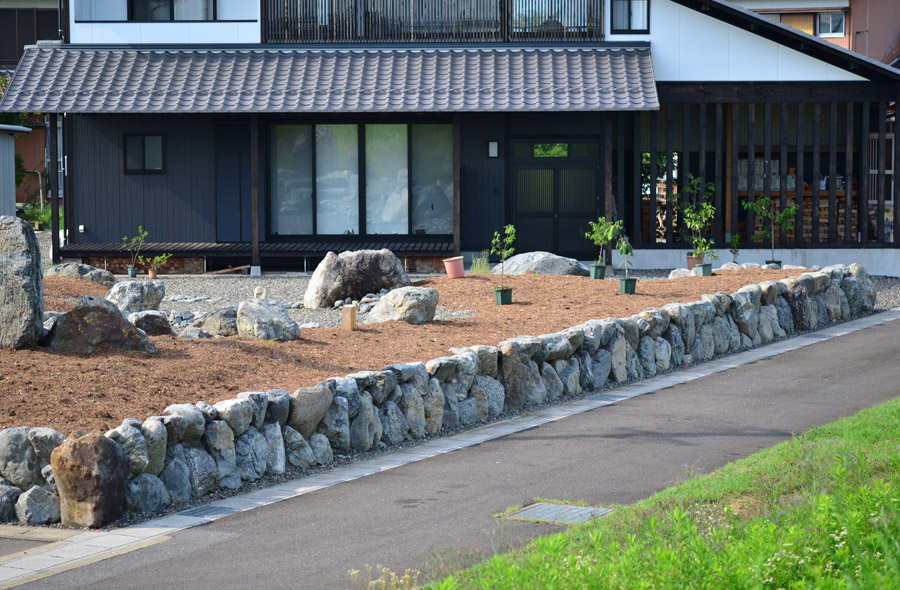 本巣・海老の庭