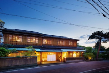Tsukioka Onsen Hirosekan Hiten No Ne