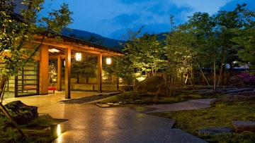 Yamanaka Onsen Hanamurasaki