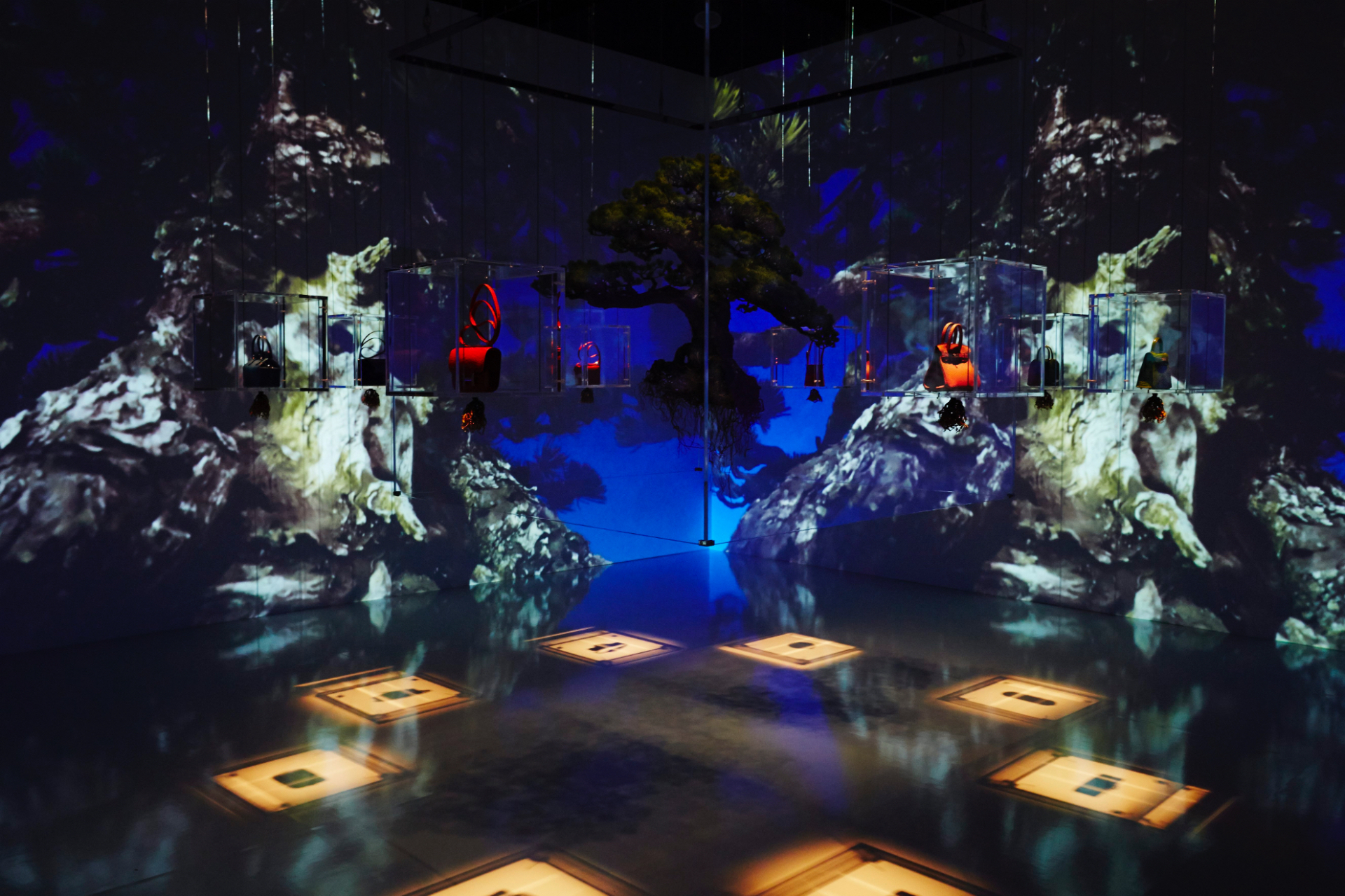 祝開店！大放出セール開催中 HERMÈS EXHIBITION 花樹研究所） AMKK（東信, | FOREVER” “LEATHER 小物