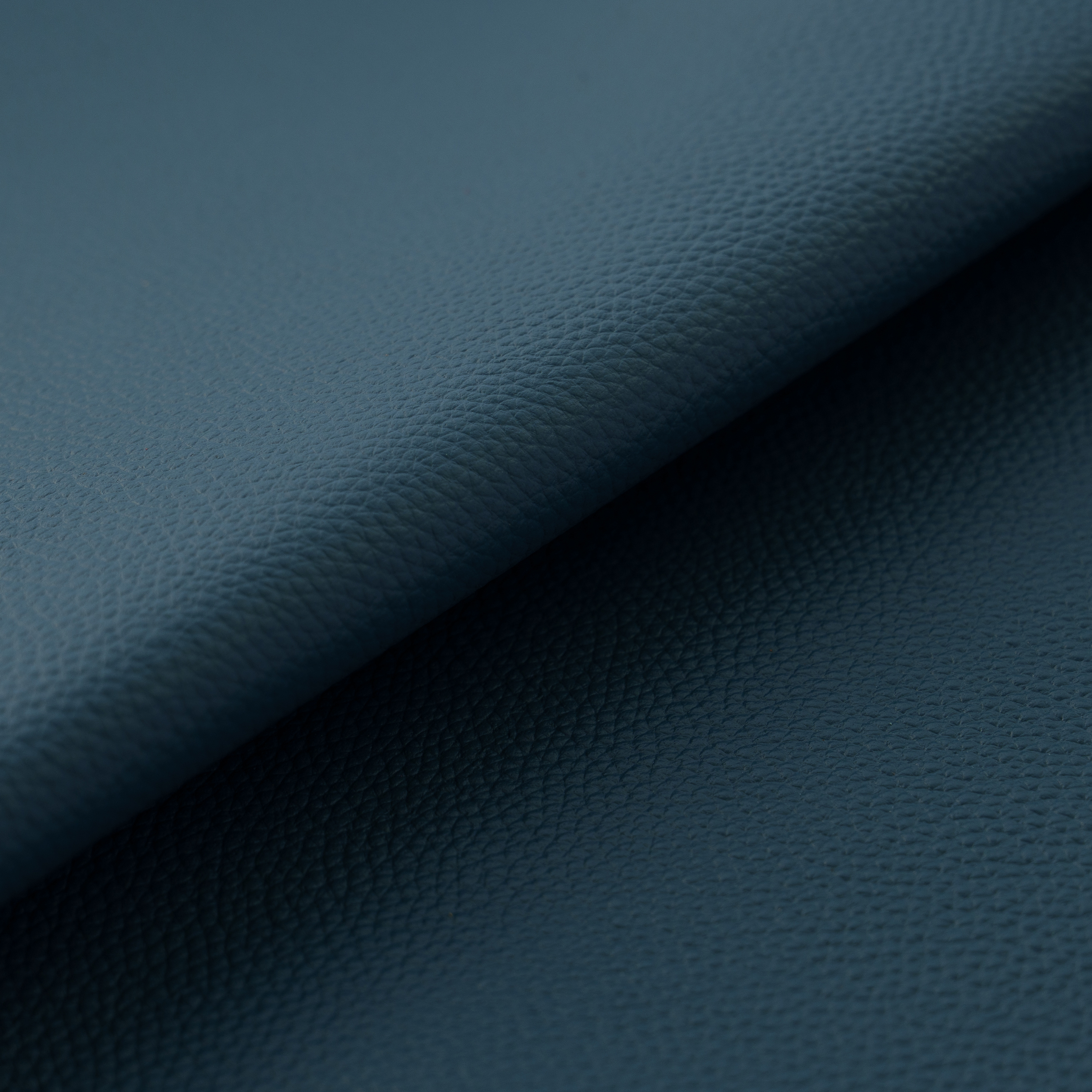 original_emboss_leatherピーコックブルー