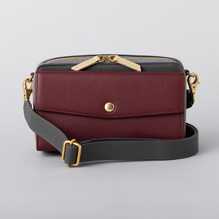 ダークレッドを配色した商品画像
