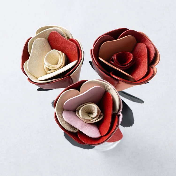 革のブーケ（バラ）３本