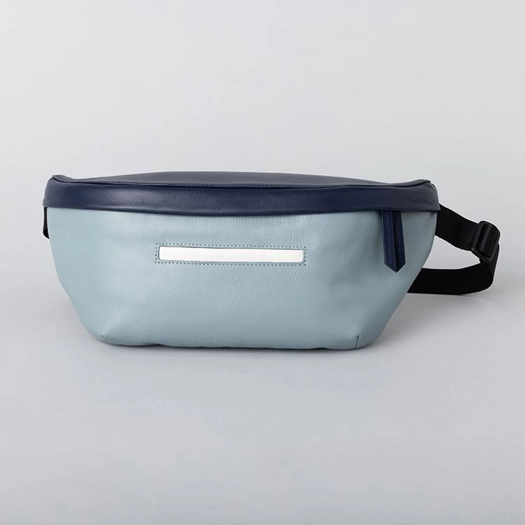 レザーボディバッグ