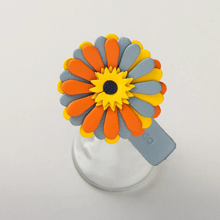 革の一輪花（ガーベラ）