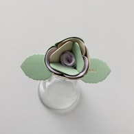 革の一輪花（バラ）