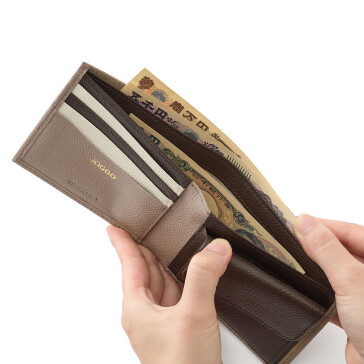 【エンボスレザー】２つ折り財布