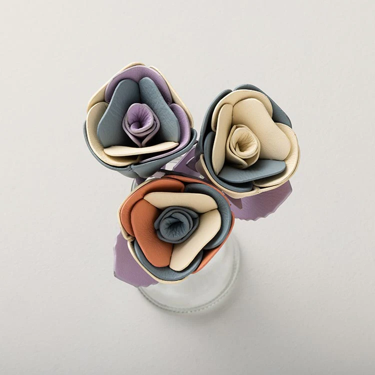 革のブーケ（バラ）３本