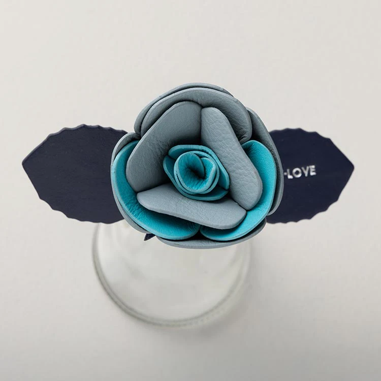 革の一輪花（バラ）