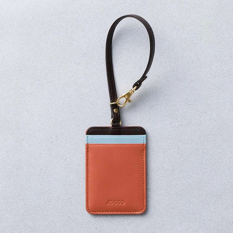 ストラップ付きパスケース