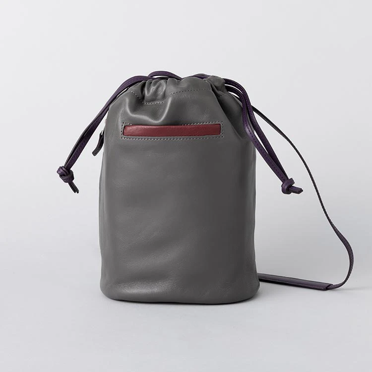 レザー巾着バッグ