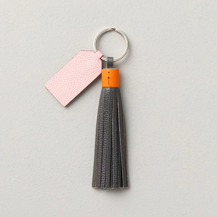 レザータッセルチャーム