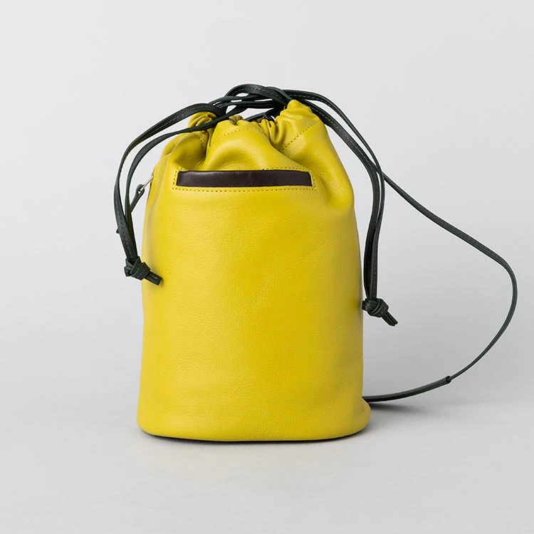 レザー巾着バッグ