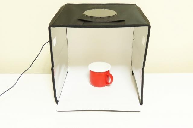 撮影ボックスは本当におすすめ?選び方や100均材料での自作方法を紹介