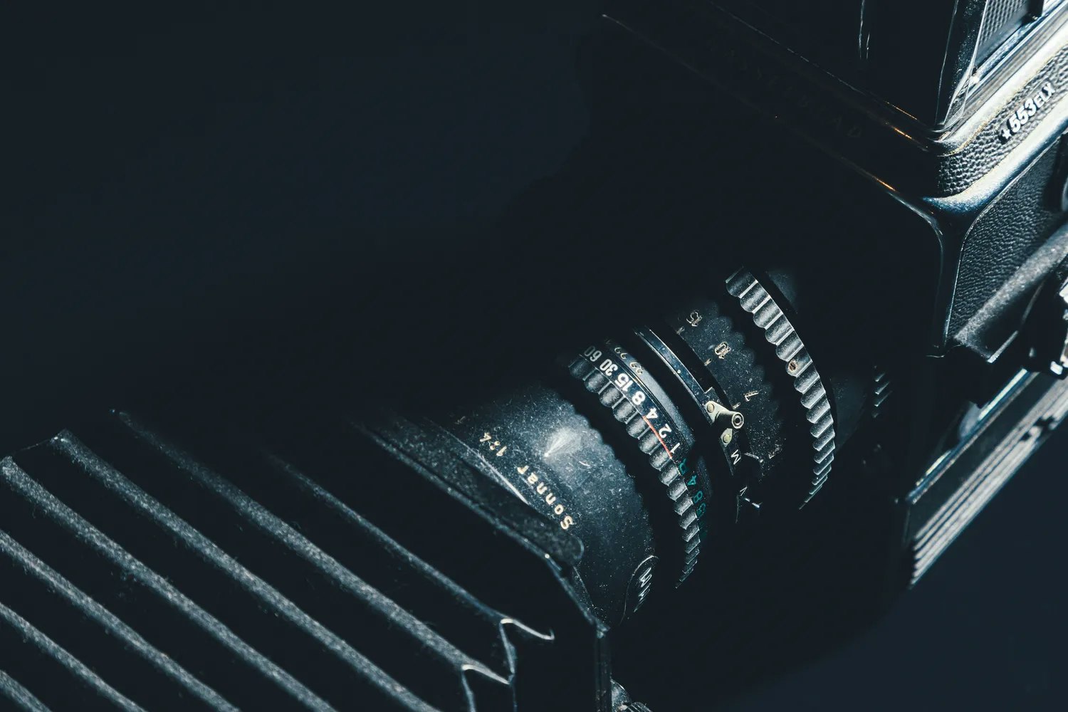 商品撮影に必要な3つの機材とは?物撮りのコツもわかりやすく解説