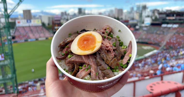 楽天モバイルパーク宮城で味わう贅沢丼「利久BOWL」を実食レビュー