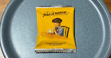 MAPLE MANIA「メープルバタークッキー」を実食レビュー。メープルの香りと軽やかな食感が楽しめる人気No.1焼菓子