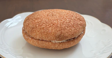 玉澤総本店の期間限定「ブッセ プラリネ」を実食レビュー!香ばしいナッツクリームが魅力の上品スイーツ