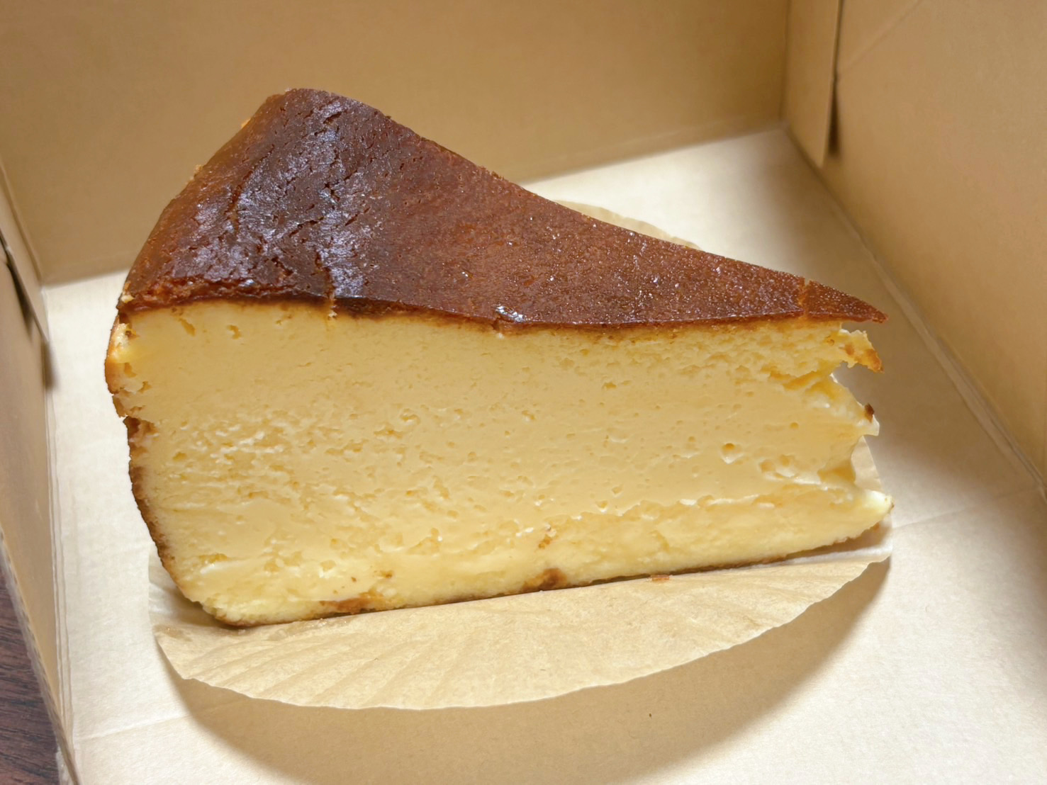 No.4のバスクチーズケーキ