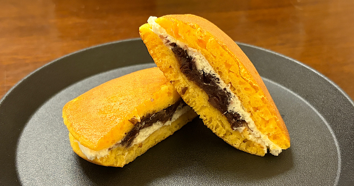 シャトレーゼ「北海道生どら」を実食レビュー。純生クリームと粒あんが楽しめる和洋折衷どら焼き