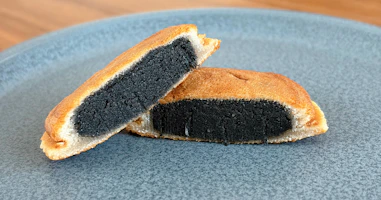 喜久水庵「千日餅 黒ごま」を実食レビュー|香ばしさ濃厚、上品な甘さの和スイーツ