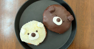 HEYのドーナツを実食レビュー|マイメンくん・マイメンくんブラック・ケロメンくんを食べ比べ