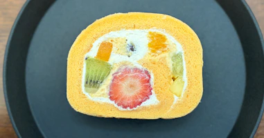 いたがき 三越仙台店フルーツboxのフルーツロールを実食レビュー|7種類のフルーツが主役の贅沢ロールケーキ