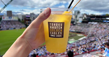 楽天モバイルパーク宮城で味わう「パインず串」|爽やかなパイナップル尽くしの一杯